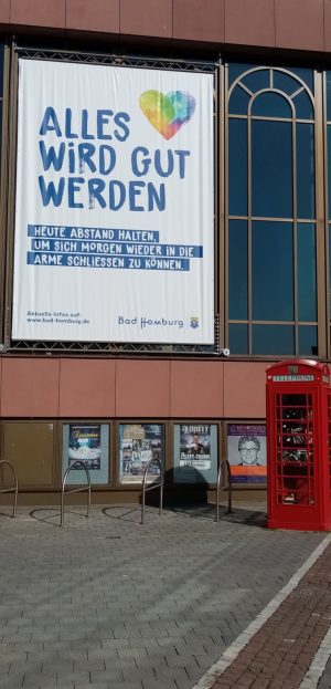 Corona-Ampel: Plakat in Bad Homburg für Hoffnung